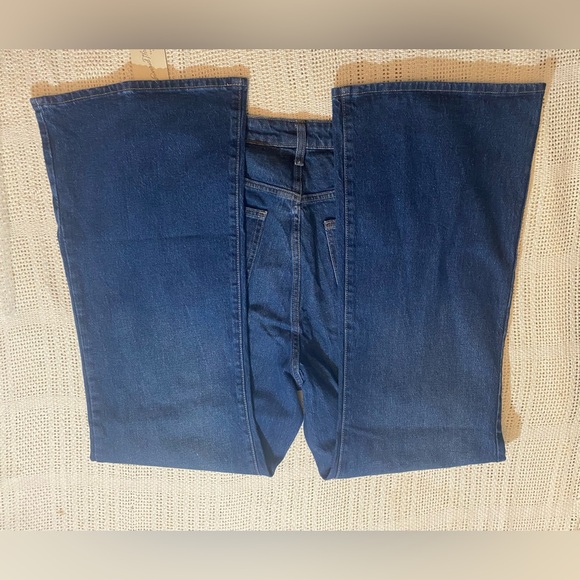 Women's High-Rise Flare Jeans - Universal Thread Medium Wash Size 17 - Picture 3 of 7